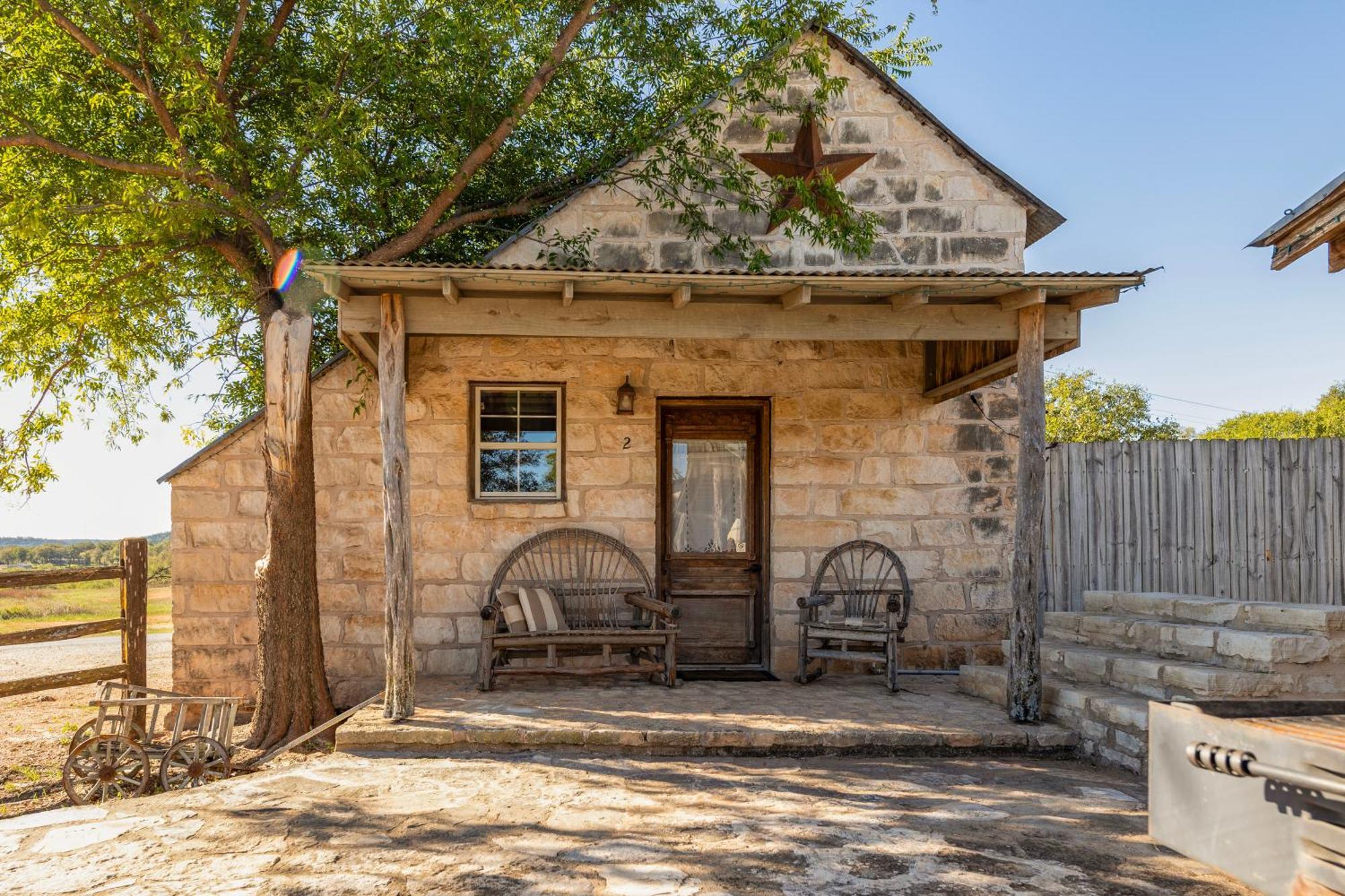 Country Inn Cottages Fredericksburg Exterior photo