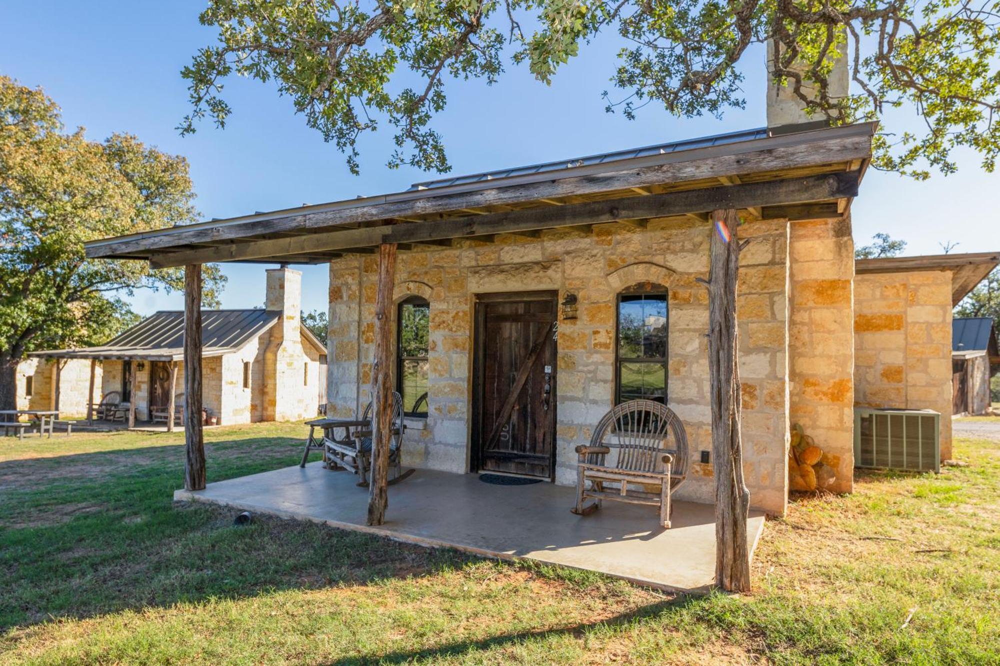 Country Inn Cottages Fredericksburg Exterior photo