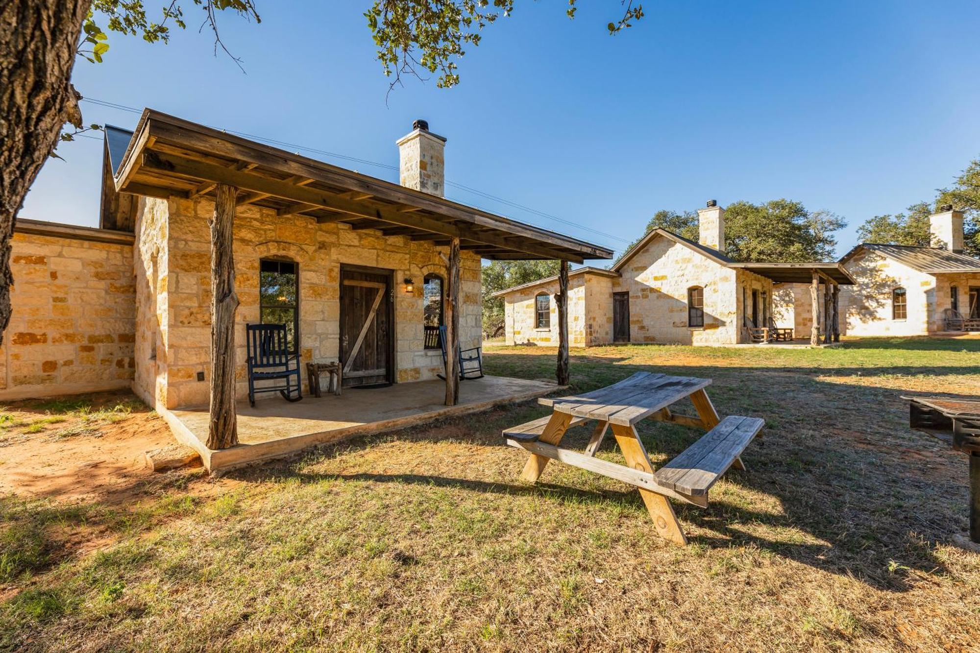 Country Inn Cottages Fredericksburg Exterior photo